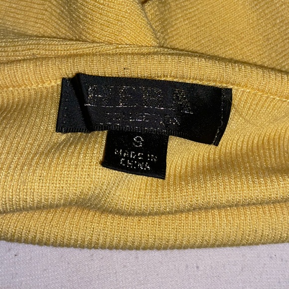 Yellow dress size small - Picture 7 of 7